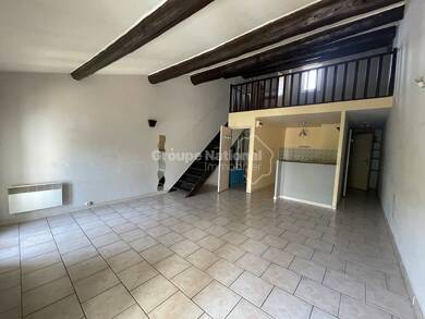 Appartement à louer 430 € 2 pièces 1 chambre 53 m² Dernier étage, Étage 2/2 Centre Monteux 84170