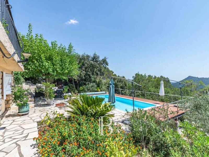 Maison à vendre, 135m², BAGNOLS EN FORET