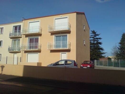 Appartement à louer 465 € 1 pièce 35 m² Étage 2/2 Montaigu-Vendée 85600