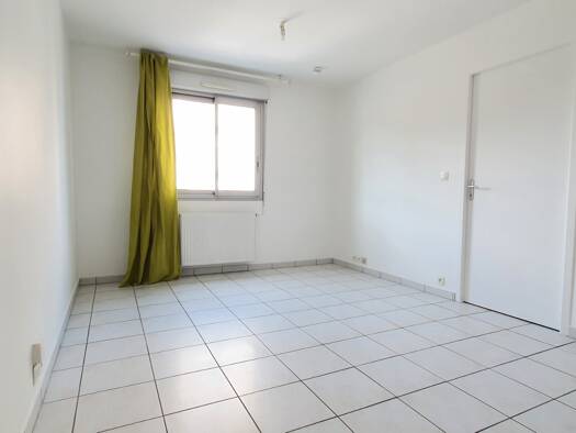 Appartement à louer 386 € 2 pièces 1 chambre 32 m² Étage 2/7 Belair Rodez 12000