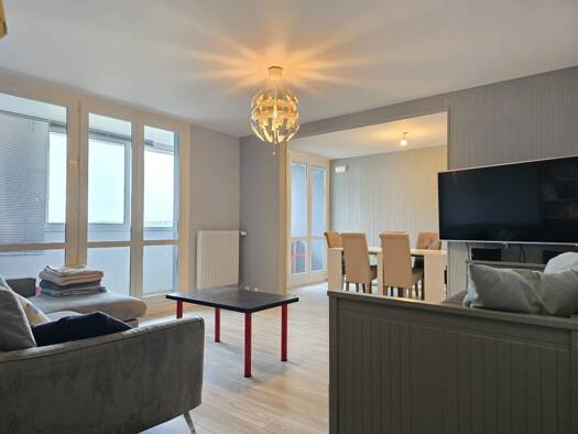 Appartement à vendre 99 900 € 4 pièces 2 chambres 78 m² Étage 11/14 Saint-Pierre-des-Corps 37700