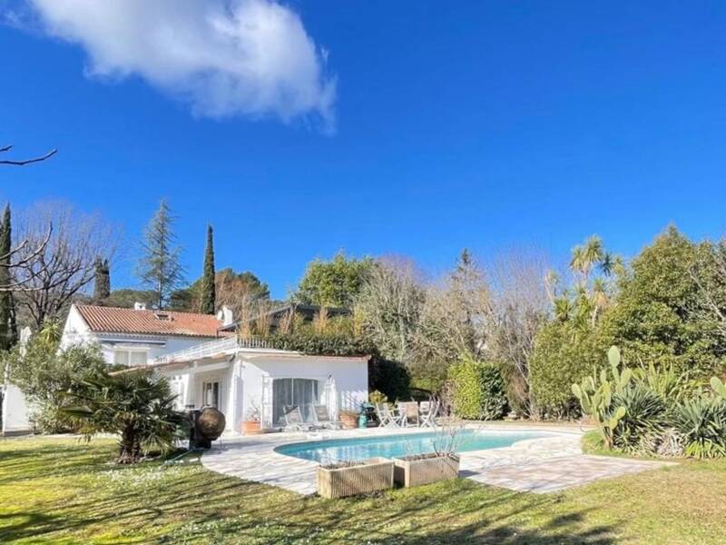 Maison à vendre, 250m², ROQUEFORT LES PINS