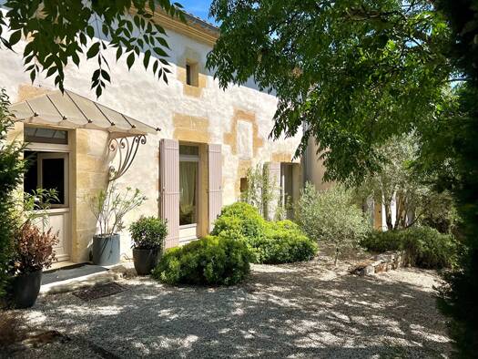 Maison à vendre 1 155 000 € 14 pièces 6 chambres 460 m² 21 856 m² de terrain Rauzan 33420