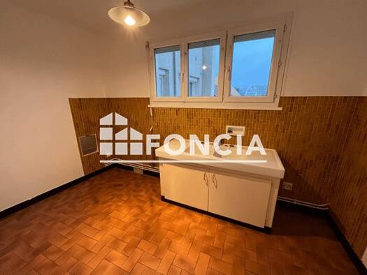 Appartement à louer 850 € 3 pièces 2 chambres 59,1 m² 2ème étage Saint Pierre Étampes 91150
