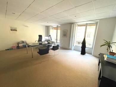 Espace bureau à louer 2 605 € 102 m² de bureaux Bordeaux 33000
