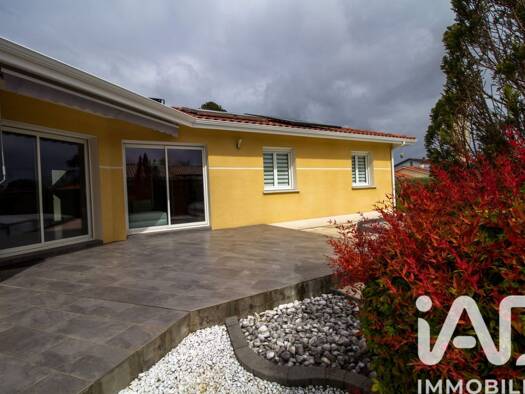 Maison de plain-pied à vendre 371 000 € 5 pièces 3 chambres 114 m² 642 m² de terrain Saint-Paul-en-Born 40200