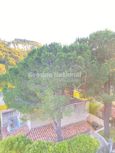 Appartement à louer 815 € 2 pièces 1 chambre 42 m² Étage 3/4 Les Baux de Provence 13520