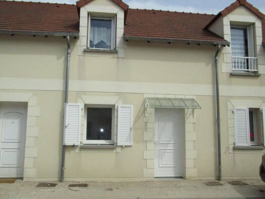 Maison à louer 688 € 3 pièces 2 chambres 63 m² 30 m² de terrain Châteauneuf-sur-Loire 45110