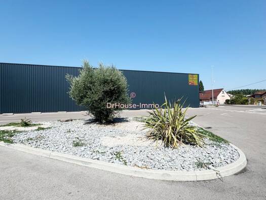 Boutique à vendre Fonds de commerce 88 000 € 1 pièce 600 m² de surface de vente Zone Portuaire-Le Boichot Dole 39100