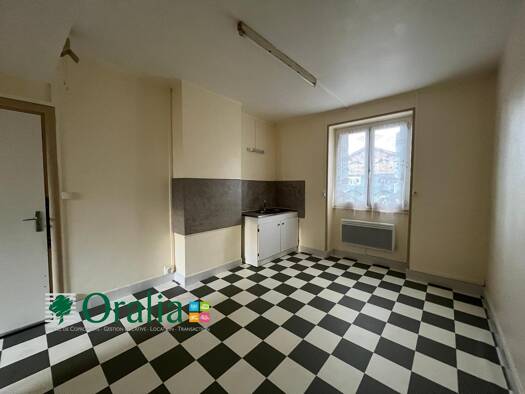 Appartement à louer 230 € 2 pièces 1 chambre 32 m² RDC/1 Violay 42780