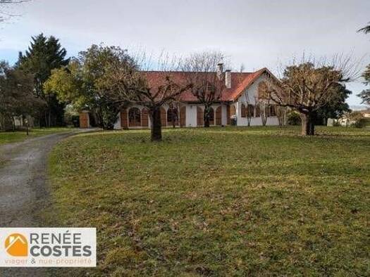 Maison en viager occupé Bouquet 64 447 € 7 pièces 6 chambres 233 m² 3 000 m² de terrain Lézat-sur-Lèze 09210