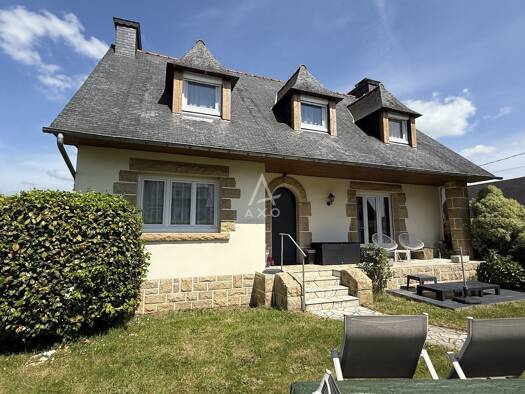 Maison à vendre 199 990 € 7 pièces 4 chambres 131 m² 731 m² de terrain Rostrenen 22110