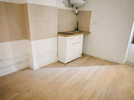 Appartement à louer 420 € 2 pièces 1 chambre 38 m² 1er étage Renage 38140