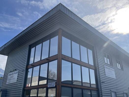 Local d'activités à louer 2 500 € 187 m² d'espace de stockage Villaz 74370