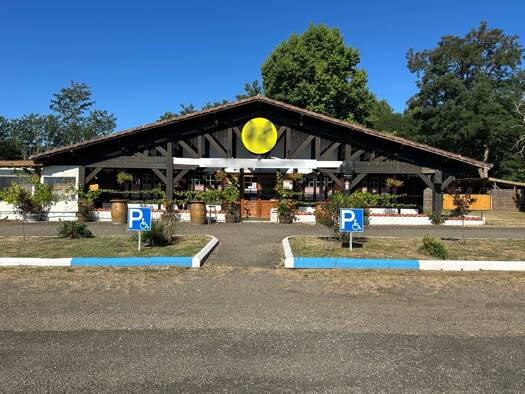 Restaurant à vendre Fonds de commerce 160 800 € 240 m² d'espace de restauration Mont-de-Marsan 40000