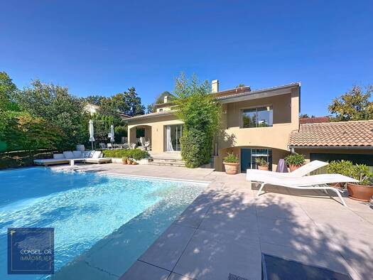 Maison à vendre 1 095 000 € 6 pièces 5 chambres 240 m² 733 m² de terrain Basses-Barolles Saint Genis Laval 69230