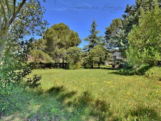 Terrain constructible viabilisé à vendre 490 000 € 1 423 m² de terrain Campagne en. E-Figons-Surville-Plantiers Éguilles 13510