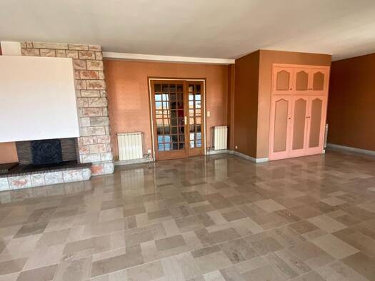 Appartement à vendre 159 000 € 3 pièces 2 chambres 113 m² Étage 4/4 Les Remparts-Lunette Perpignan 66000