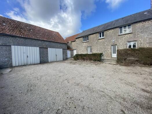 Maison à vendre 254 000 € 3 pièces 2 chambres 106 m² 922 m² de terrain Montfarville 50760