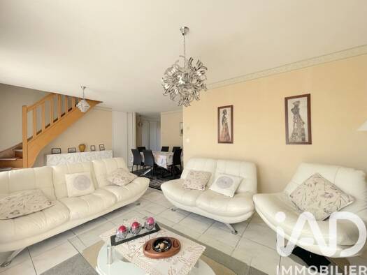 Maison à vendre 249 900 € 7 pièces 6 chambres 151 m² 1 002 m² de terrain Villemandeur 45700