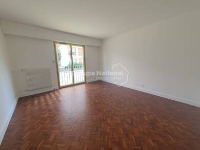 Appartement à louer 1 140 € 2 pièces 1 chambre 63 m² 6 étages Versailles 78000