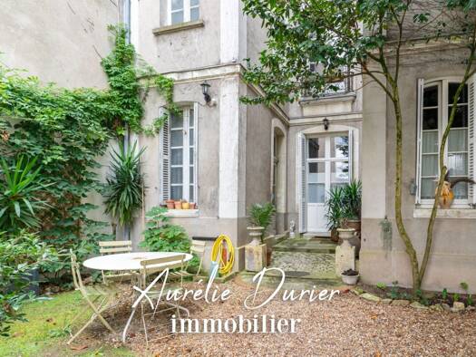 Appartement à vendre 550 000 € 3 pièces 2 chambres 87 m² RDC Tours 37000