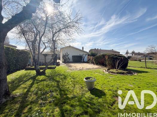 Maison de plain-pied à vendre 129 000 € 5 pièces 3 chambres 105 m² 647 m² de terrain Saint-Seurin-sur-l'Isle 33660