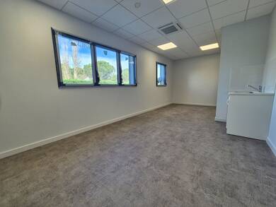Espace bureau à louer 650 € 24 m² de bureaux Flassian-route de Chalabre Limoux 11300