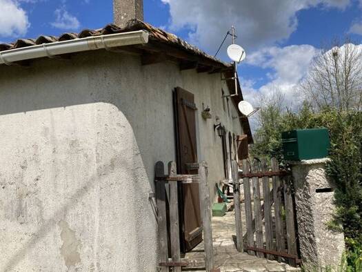 Maison de plain-pied à vendre 119 460 € 5 pièces 4 chambres 147 m² 1 128 m² de terrain Melle 79500