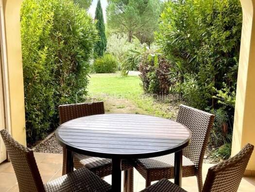 Appartement à louer 780 € 1 pièce 35 m² RDC/1 Mallemort 13370