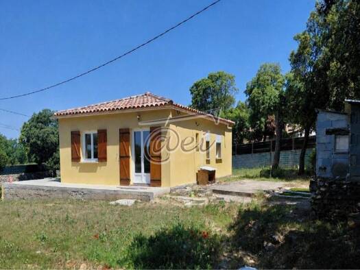 Maison à vendre - Première occupation 319 000 € 2 pièces 1 chambre 55 m² 1 367 m² de terrain Centre Ville Saint-Maximin-la-Sainte-Baume 83470