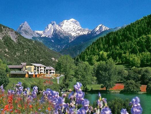 Local commercial à vendre 1 272 000 € 3 200 m² de surface de vente Le Lauzet-Ubaye 04340