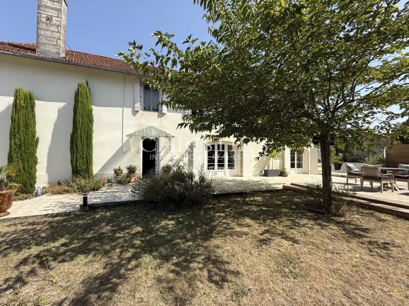 Maison à vendre, 266m², VILLEBOIS LAVALETTE