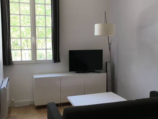 Appartement à vendre 215 000 € 2 pièces 30 m² 1er étage Saint Louis Versailles 78000