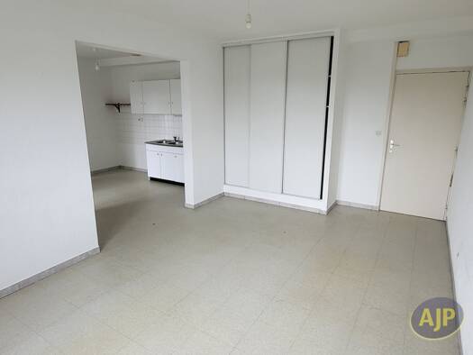 Appartement à louer 611 € 3 pièces 2 chambres 57 m² 1er étage Sainte-Pazanne 44680