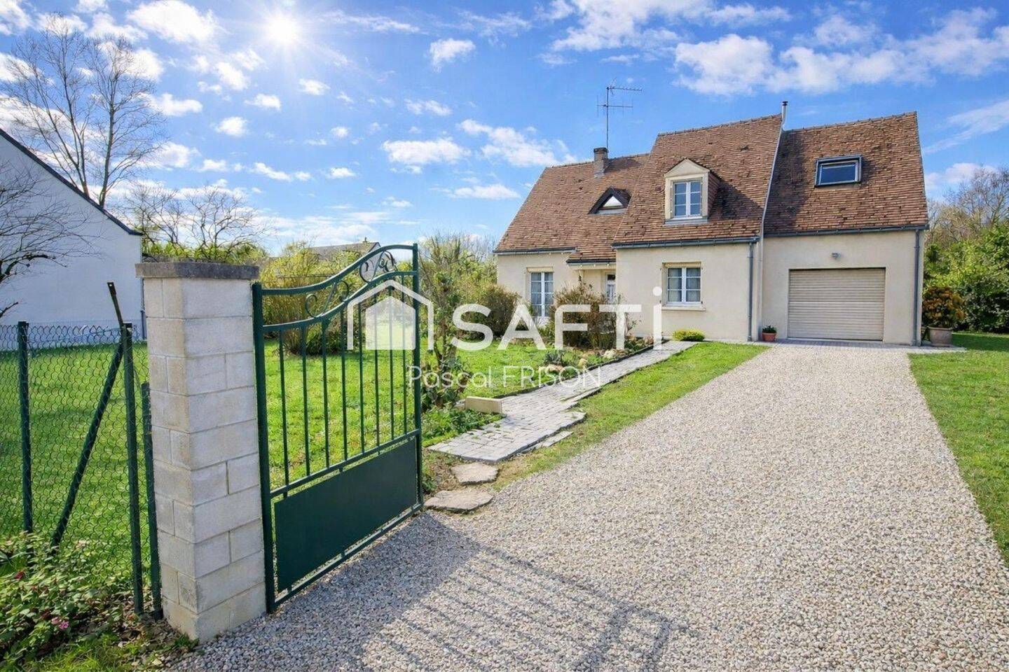 Maison à vendre, 120m², SAINT ETIENNE DE CHIGNY