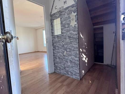 Local d'activités à vendre 149 000 € 68 m² d'espace de stockage Carreaux Nord Villiers-le-Bel 95400