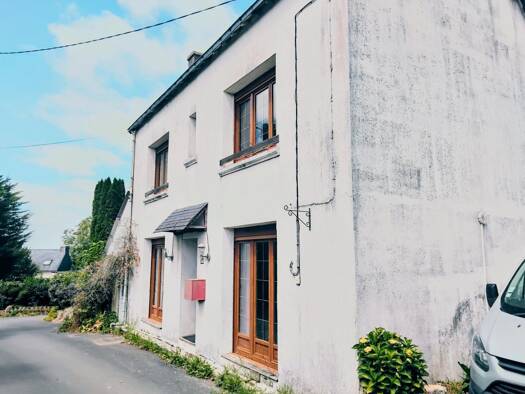 Maison à vendre 89 500 € 3 pièces 2 chambres 80 m² 80 m² de terrain Coray 29370
