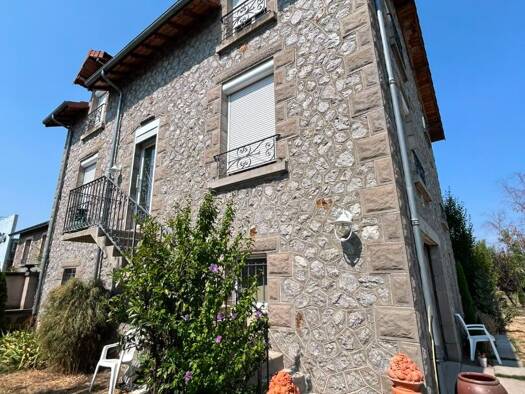 Maison à vendre 259 500 € 7 pièces 4 chambres 145 m² 940 m² de terrain Ponetie Aurillac 15000