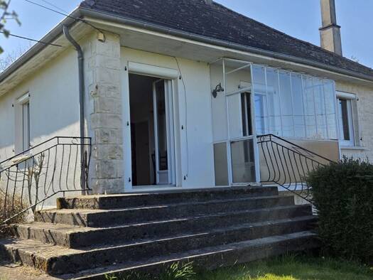 Maison à louer 600 € 3 pièces 2 chambres 75 m² disponible dès maintenant Concèze 19350