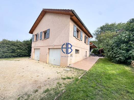 Maison à vendre 254 000 € 5 pièces 4 chambres 100 m² 1 600 m² de terrain Montrevel 38690