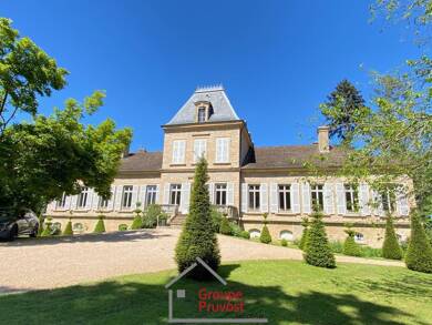 Château à vendre 1 695 000 € 16 pièces 6 chambres 450 m² 31 925 m² de terrain Mâcon 71000
