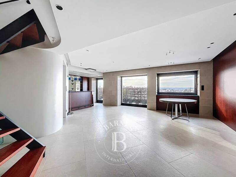 Maison à louer, 141m², PARIS 16E