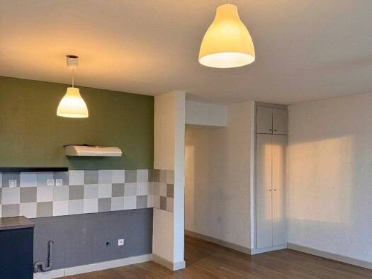Appartement à louer 495 € 2 pièces 1 chambre 57 m² RDC Crêt de Roc Saint-Étienne 42000
