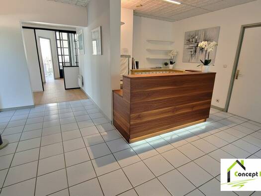 Appartement à vendre 279 900 € 8 pièces 1 chambre 186 m² RDC Tours 37000
