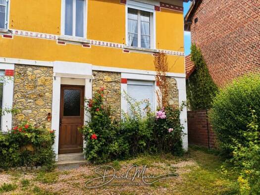 Maison à vendre 139 750 € 4 pièces 2 chambres 65 m² 490 m² de terrain Est Lisieux 14100