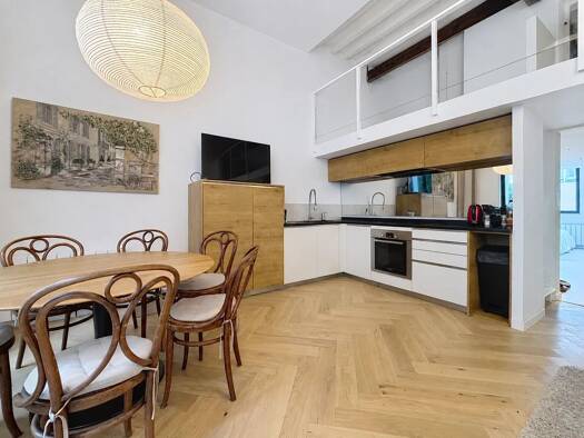 Appartement à louer 1 995 € 3 pièces 2 chambres 69,66 m² RDC/1 Vieux Lille Lille 59000