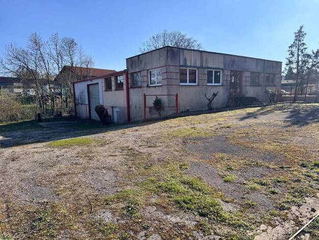 Entrepôt à vendre 226 800 € 320 m² d'espace de stockage Bosquel 80160