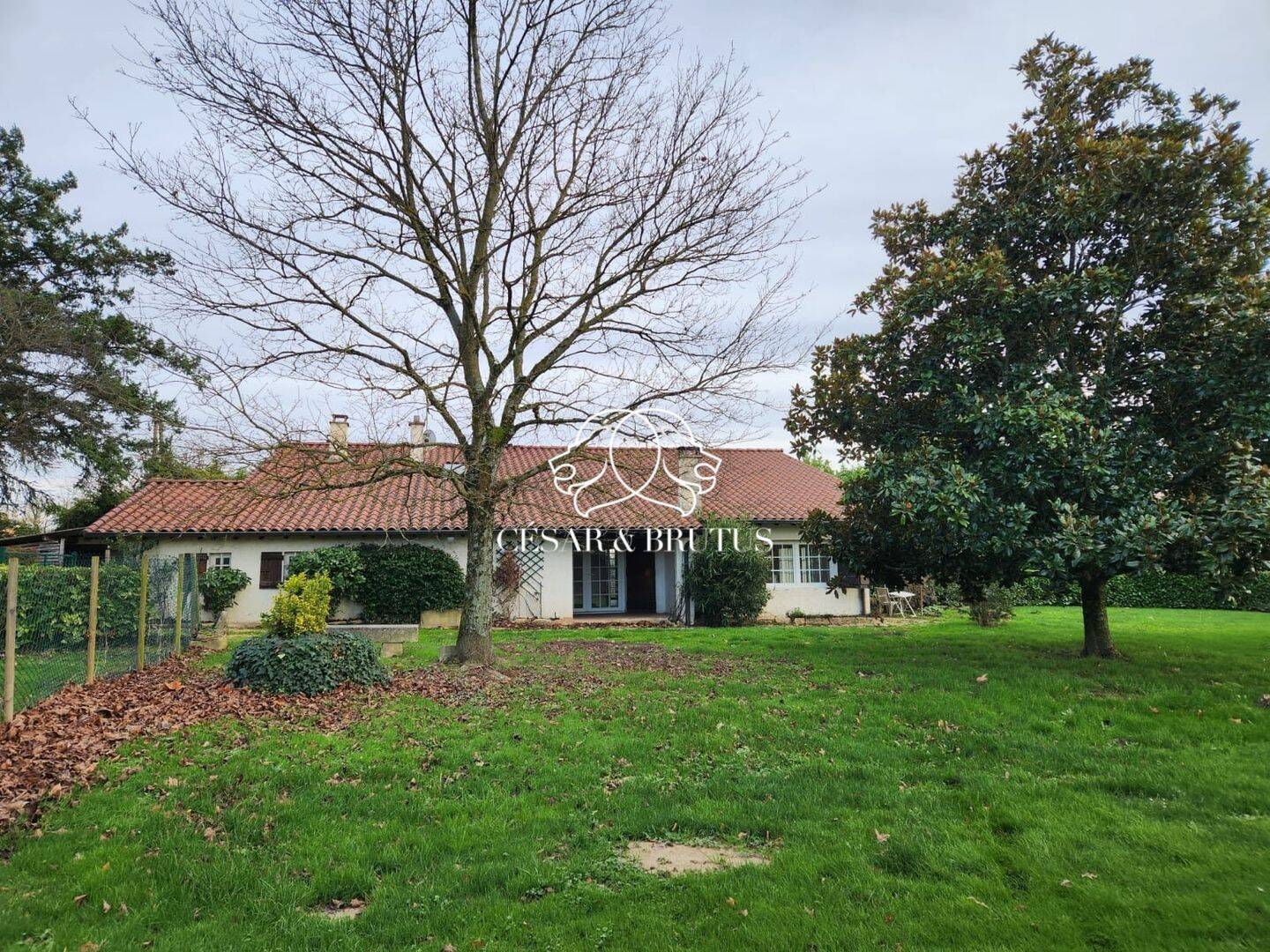 Maison à vendre, 180m², SAINT TRIVIER SUR MOIGNANS