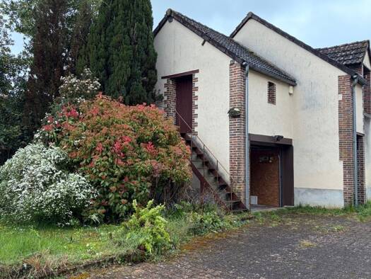 Appartement à vendre 165 000 € 7 pièces 3 chambres 175 m² RDC Chamvres 89300